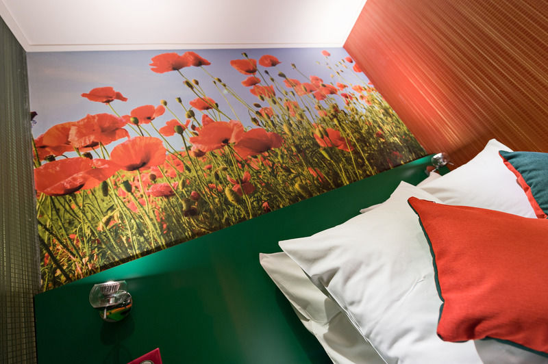 Hotel Jardins De Montmartre 3*