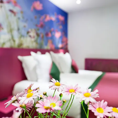 Hotel Jardins De Montmartre Parigi
