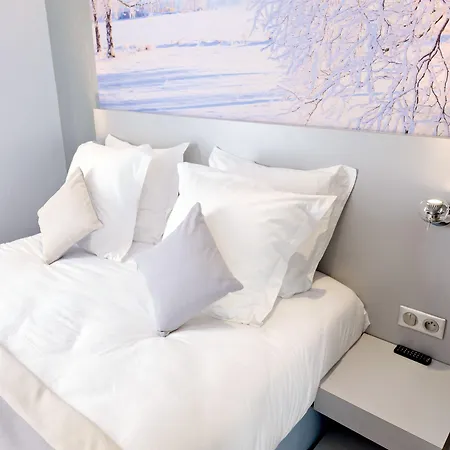 Hotel Jardins De Montmartre Parigi