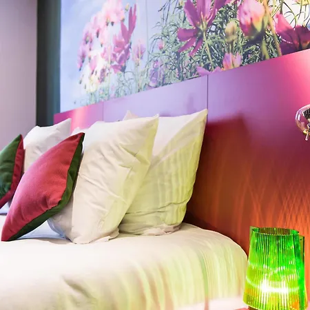Hotel Jardins De Montmartre Parigi