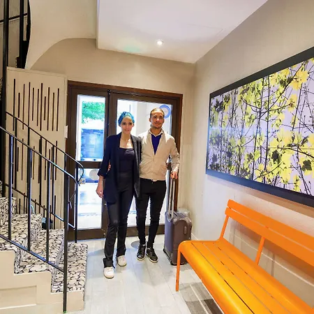 Hotel Jardins De Montmartre Parigi